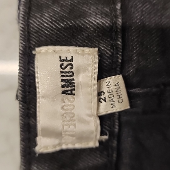 Excellent condition size US 25 black jean shorts - Picture 4 of 4